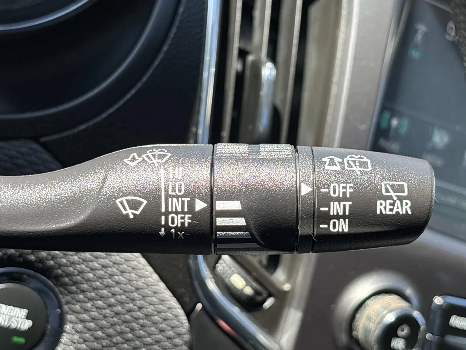 Used 2017 Chevrolet Cruze LT w/ Sun And Sound Package FWD image 25