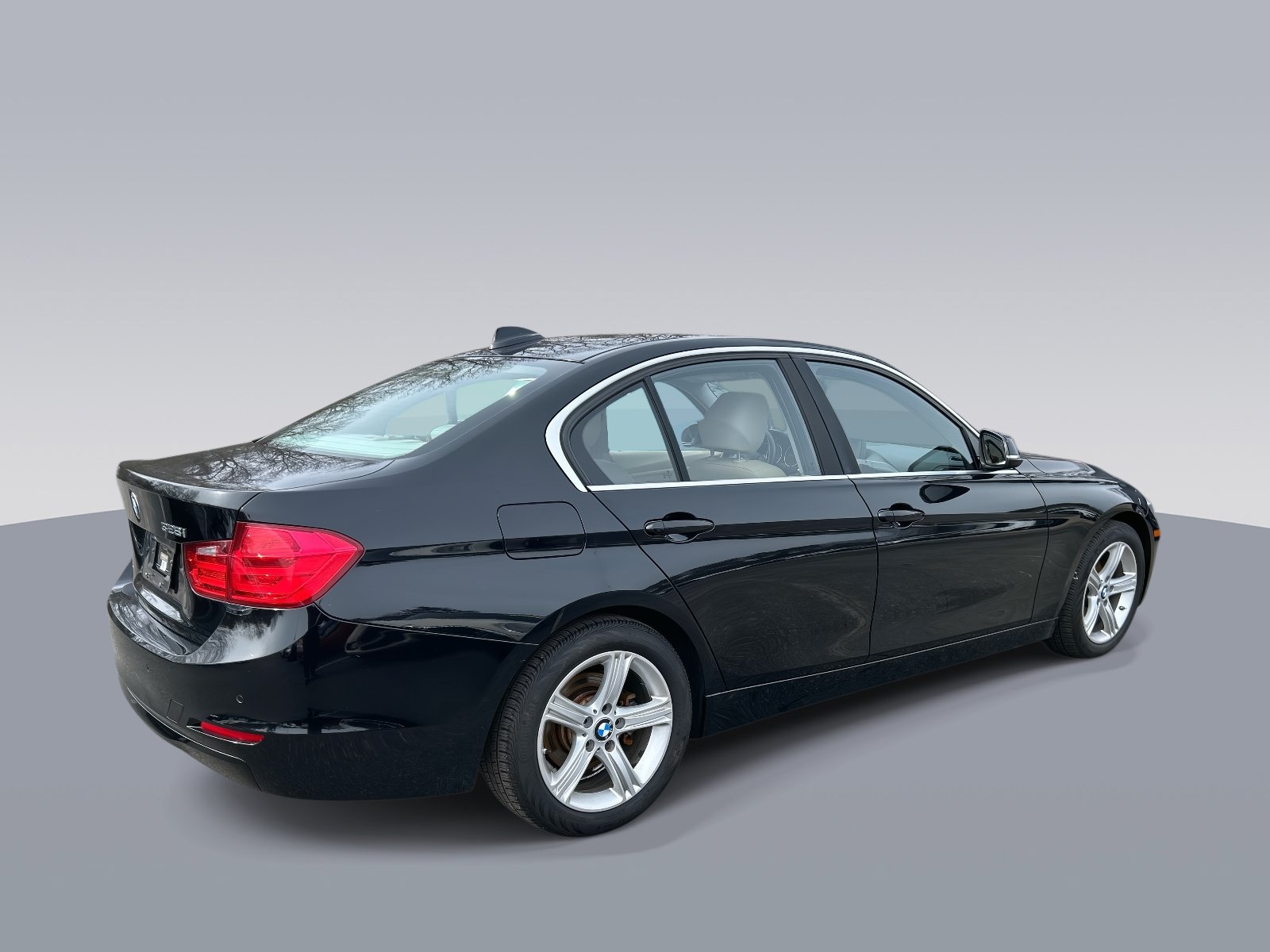 Used 2015 BMW 328i Sedan RWD image 3