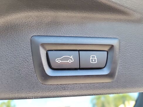 Used 2024 BMW X5 sDrive40i w/ Premium Package image 17