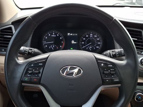 Used 2016 Hyundai Tucson Limited w/ Option Group 03 FWD image 19