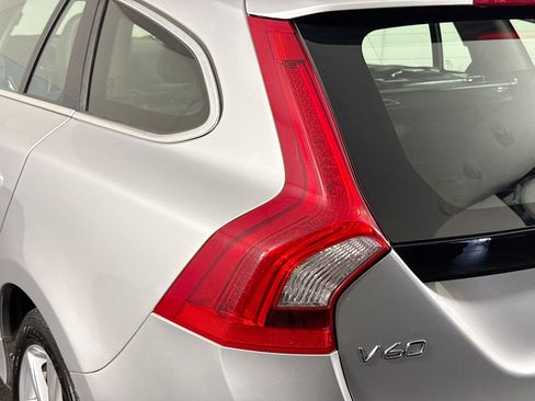 Used 2016 Volvo V60 T5 Platinum w/ Climate Package FWD image 36