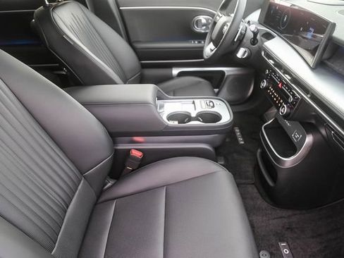 New 2026 Hyundai Ioniq 9 Calligraphy image 19