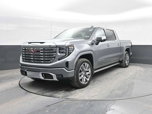 Used 2025 GMC Sierra 1500 Denali w/ Denali Reserve Package AWD/4WD image 4