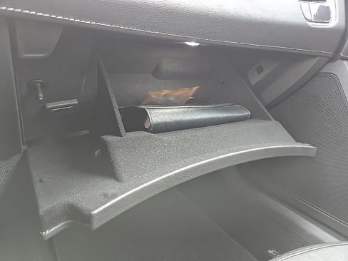 Used 2019 Chevrolet Corvette Stingray Coupe w/ Carbon Flash Badge Package image 40