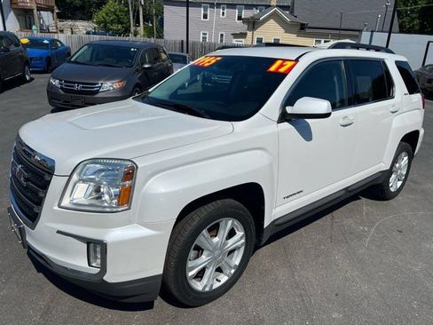 Used 2017 GMC Terrain SLE w/ Convenience Package FWD image 3