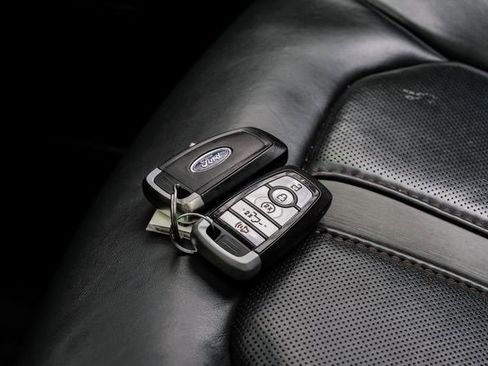 Used 2022 Ford F250 Platinum w/ FX4 Off-Road Package image 56