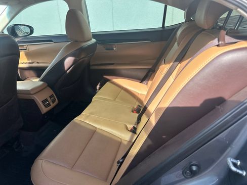 Used 2017 Lexus ES 350 w/ Premium Package FWD image 17