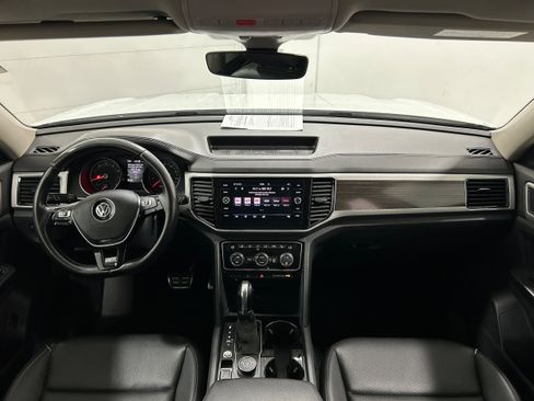Used 2018 Volkswagen Atlas SEL w/ R-Line Package AWD/4WD image 13