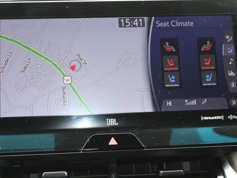 Used 2021 Toyota Venza Limited w/ Advanced Technology Package image 12