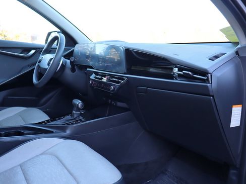 Used 2023 Kia Niro SX image 21
