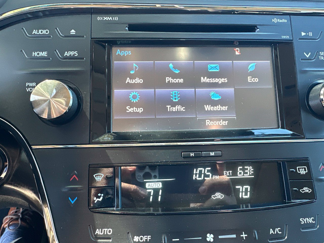 Used 2016 Toyota Avalon XLE Plus FWD image 9