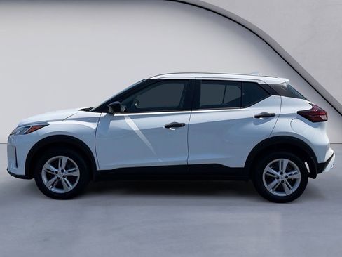 Used 2025 Nissan Kicks Play S FWD image 2