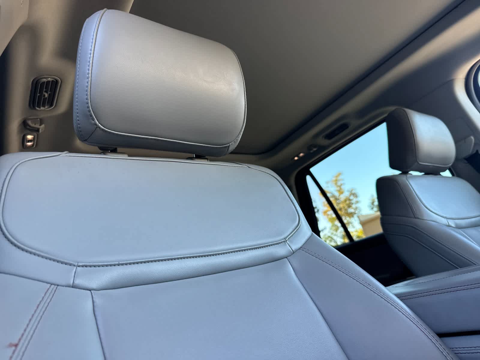 Used 2025 Ford Expedition Active RWD image 16