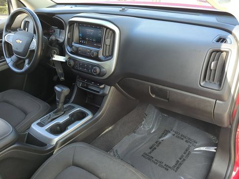 Used 2021 Chevrolet Colorado LT w/ LT Convenience Package AWD/4WD image 26