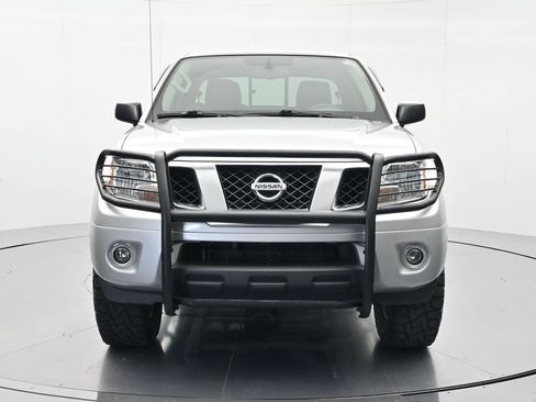 Used 2020 Nissan Frontier SV AWD/4WD image 2