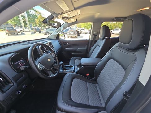 Used 2021 Chevrolet Colorado Z71 AWD/4WD image 18
