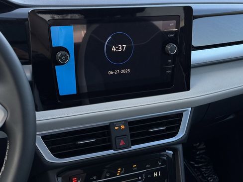 New 2025 Volkswagen Taos SE image 28