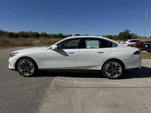 New 2026 BMW 530i w/ Premium Package image 5