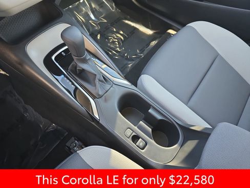 Used 2025 Toyota Corolla LE FWD image 31