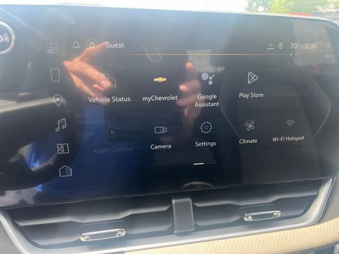 New 2026 Chevrolet Equinox LT w/ Convenience Package II FWD image 22