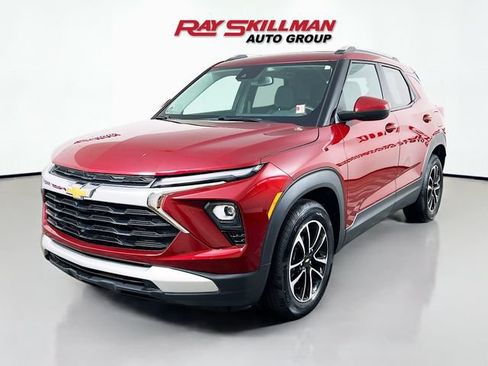 Used 2024 Chevrolet TrailBlazer LT w/ Convenience Package FWD image 3