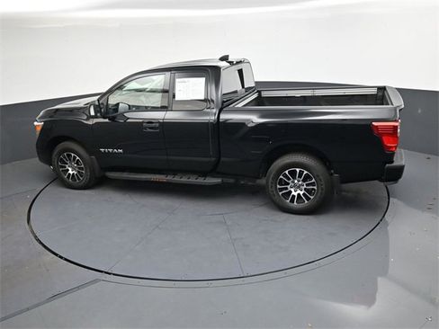Used 2024 Nissan Titan SV w/ SV Utility Package image 27