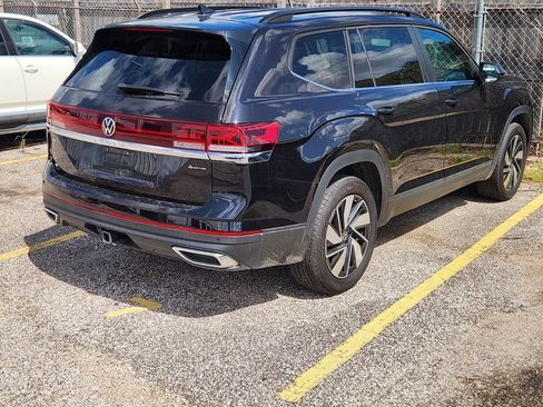 Used 2026 Volkswagen Atlas SE AWD/4WD image 3