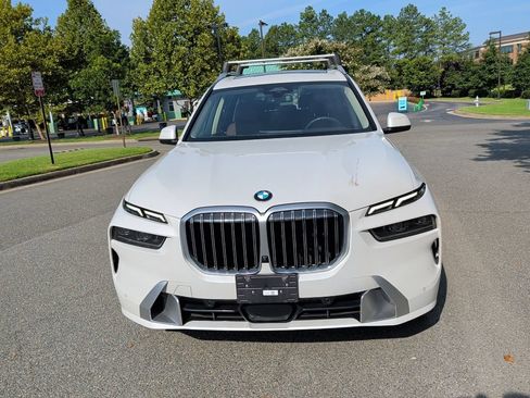 Used 2023 BMW X7 xDrive40i w/ Executive Package AWD/4WD image 2