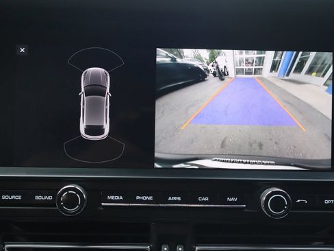 Used 2020 Porsche Macan AWD/4WD image 26