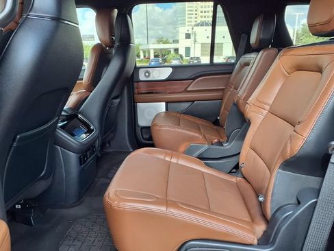 Certified 2024 Lincoln Navigator Reserve AWD/4WD image 5