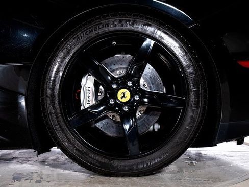 Used 2017 Ferrari California T image 15