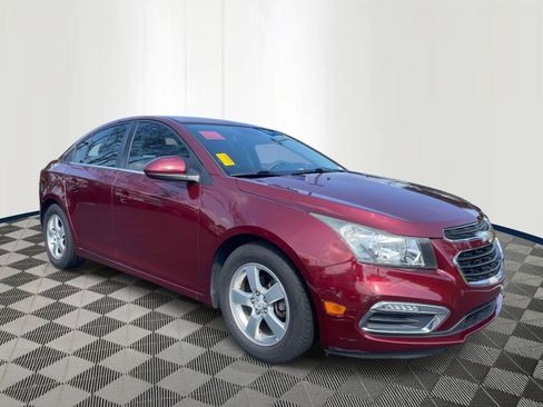 Used 2015 Chevrolet Cruze LT FWD image 3