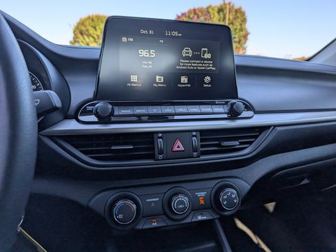 Used 2021 Kia Forte LXS image 17