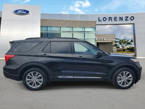 Used 2023 Ford Explorer XLT w/ Equipment Group 202A image 4