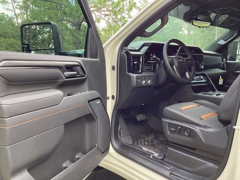 New 2026 GMC Sierra 2500 AT4 w/ AT4 Premium Plus Package AWD/4WD image 13