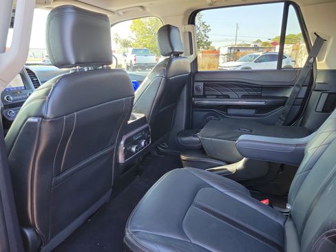 Used 2020 Ford Expedition Platinum image 14