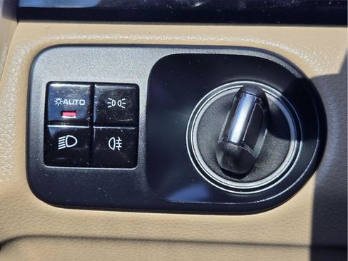 Used 2021 Porsche Cayenne AWD/4WD image 19