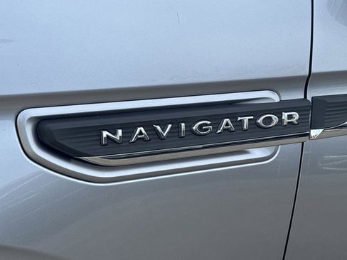 Used 2022 Lincoln Navigator Reserve image 15