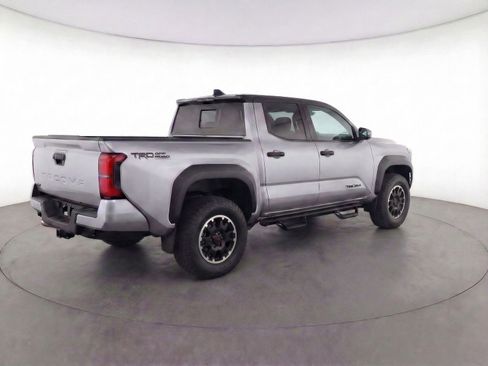 Used 2025 Toyota Tacoma TRD Off-Road AWD/4WD image 9