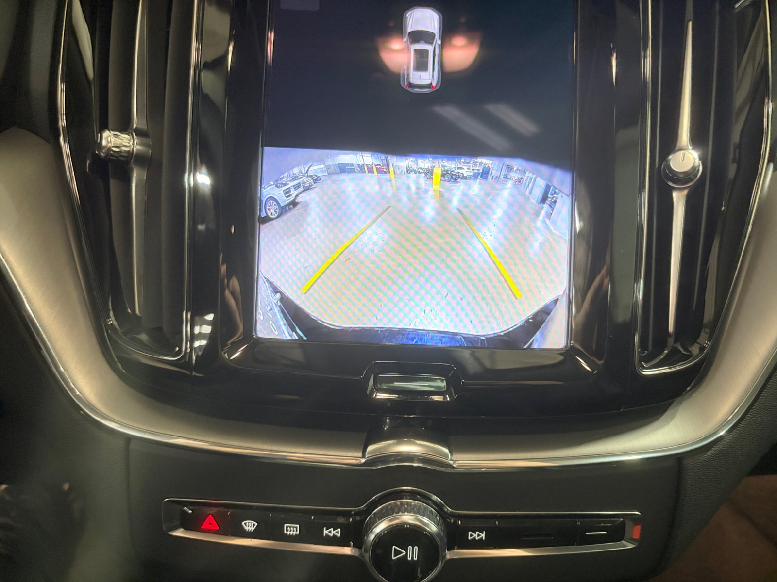 Used 2024 Volvo XC60 T8 Core AWD/4WD image 32