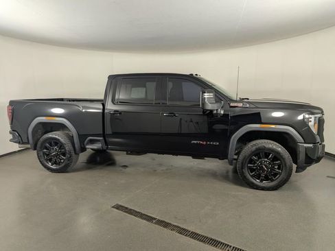 Used 2025 GMC Sierra 2500 AT4 w/ Technology Package image 9