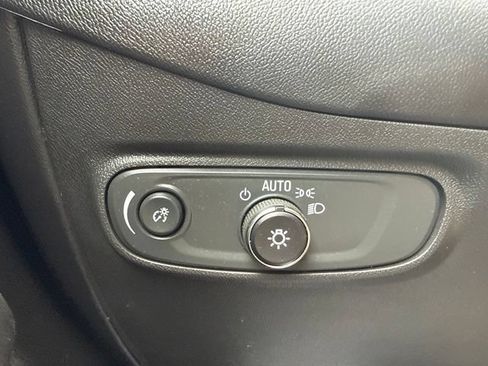 Used 2024 Chevrolet Equinox LT FWD image 23