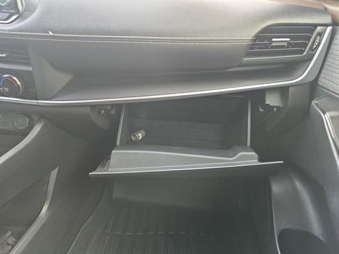 Used 2023 Nissan Rogue S image 26