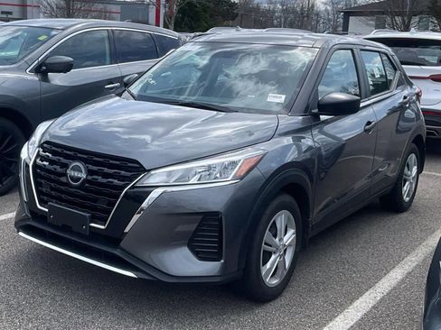 Used 2024 Nissan Kicks S image 3