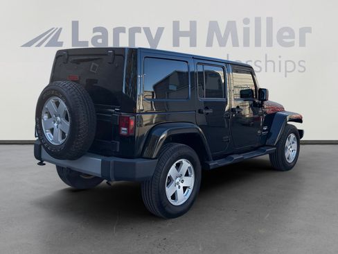Used 2012 Jeep Wrangler Unlimited Sahara w/ Connectivity Group image 5