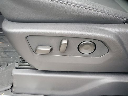 New 2026 GMC Sierra 1500 SLT w/ SLT Premium Plus Package image 8