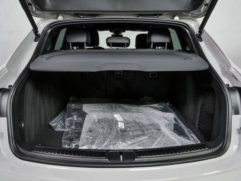 New 2026 Porsche Macan Turbo AWD/4WD image 32