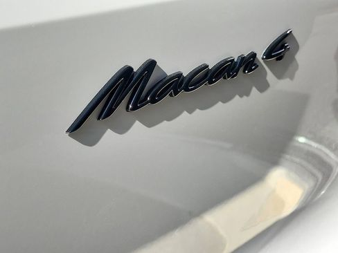 New 2026 Porsche Macan 4 Electric image 25