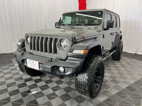 Used 2019 Jeep Wrangler Unlimited Sport S AWD/4WD image 3