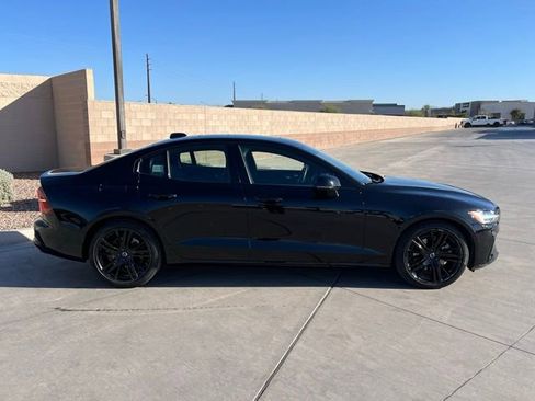 Used 2023 Volvo S60 B5 Plus w/ Climate Package image 2